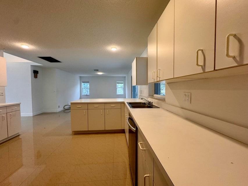 1132 Hatteras Circle - Photo 6 of 8