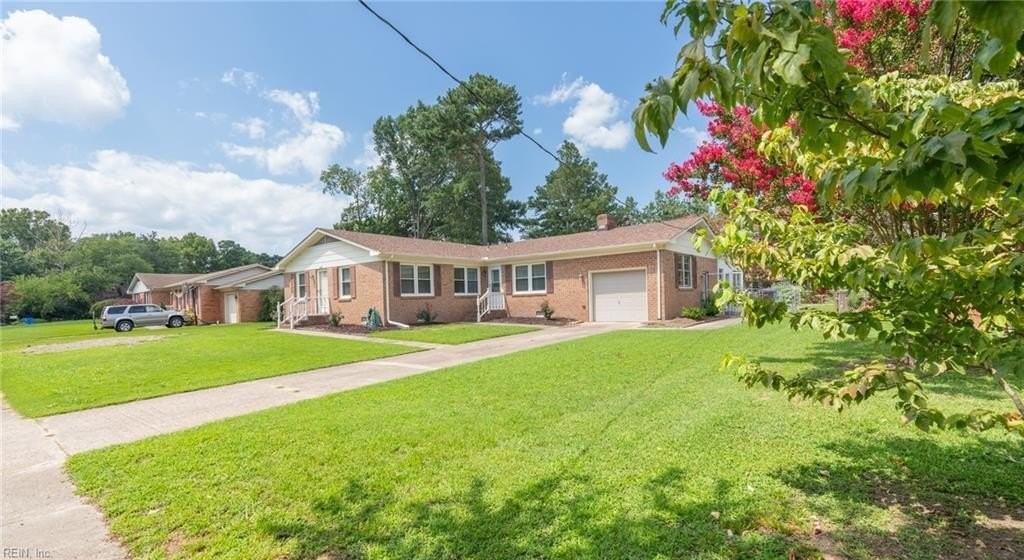 2885 East Point Drive - Photo 4 of 44