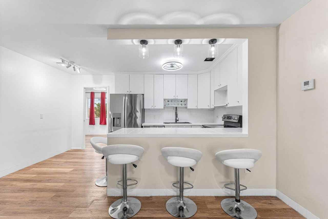 4780 Northeast 8th Terrace - Photo 5 of 19