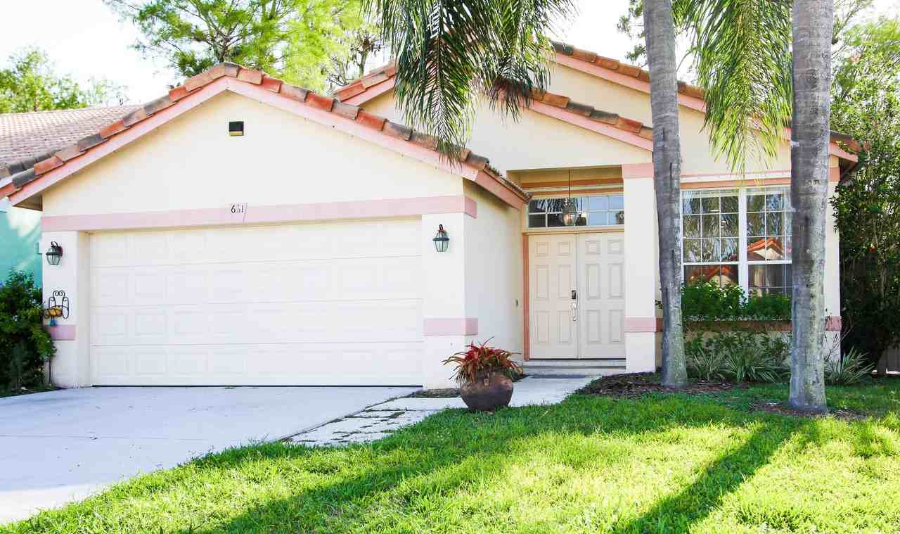 661 Lake Wellington Drive - Photo 2 of 28