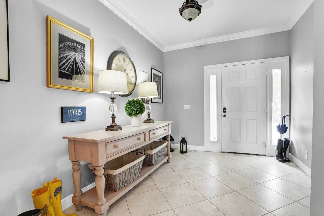 468 Marbella Drive - Photo 3 of 20