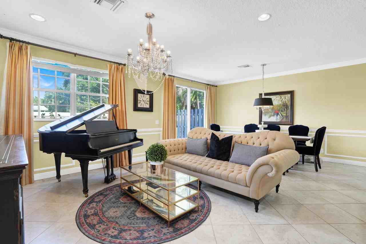 468 Marbella Drive - Photo 6 of 20