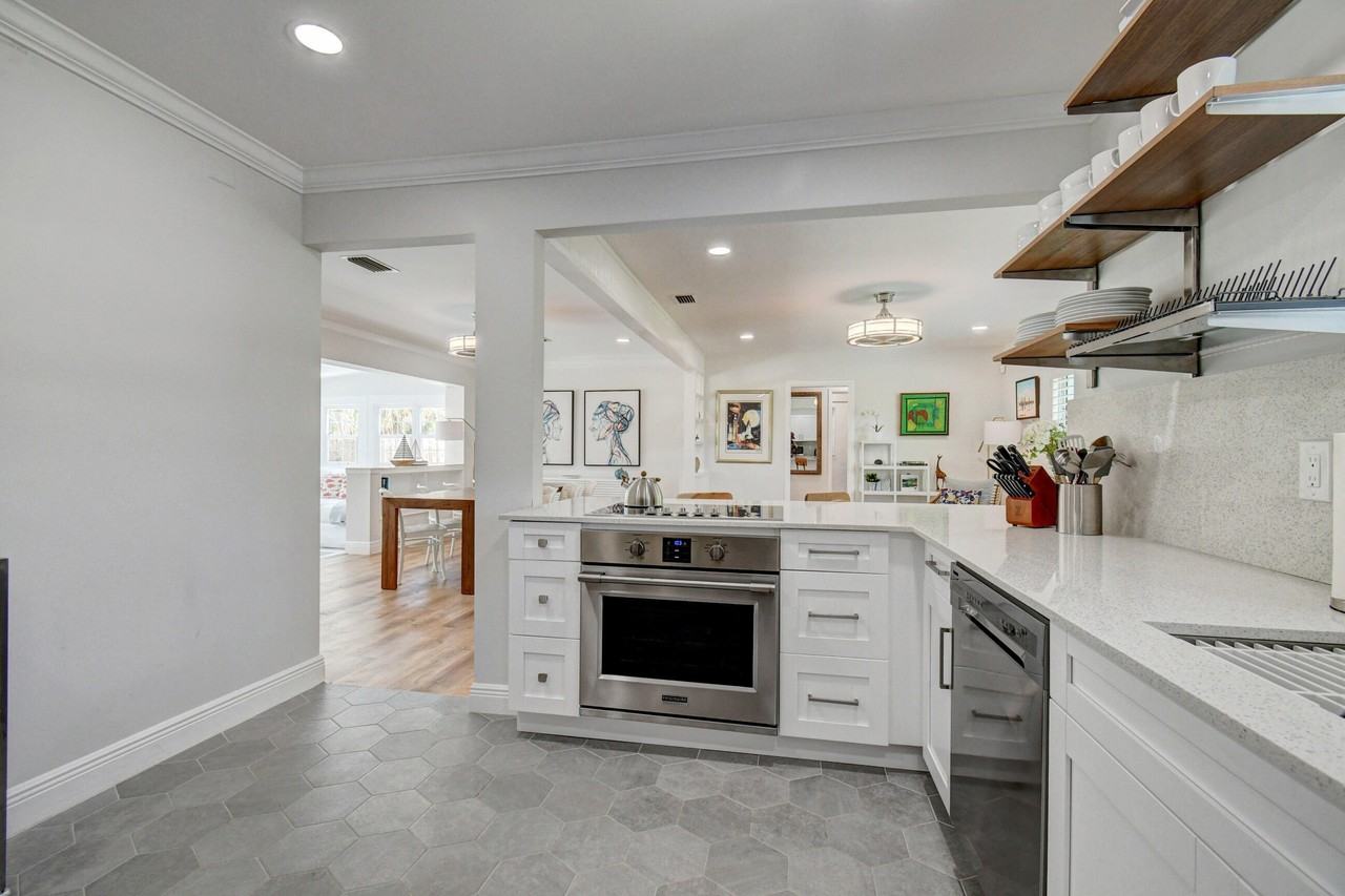 309 Rilyn Drive - Photo 3 of 26