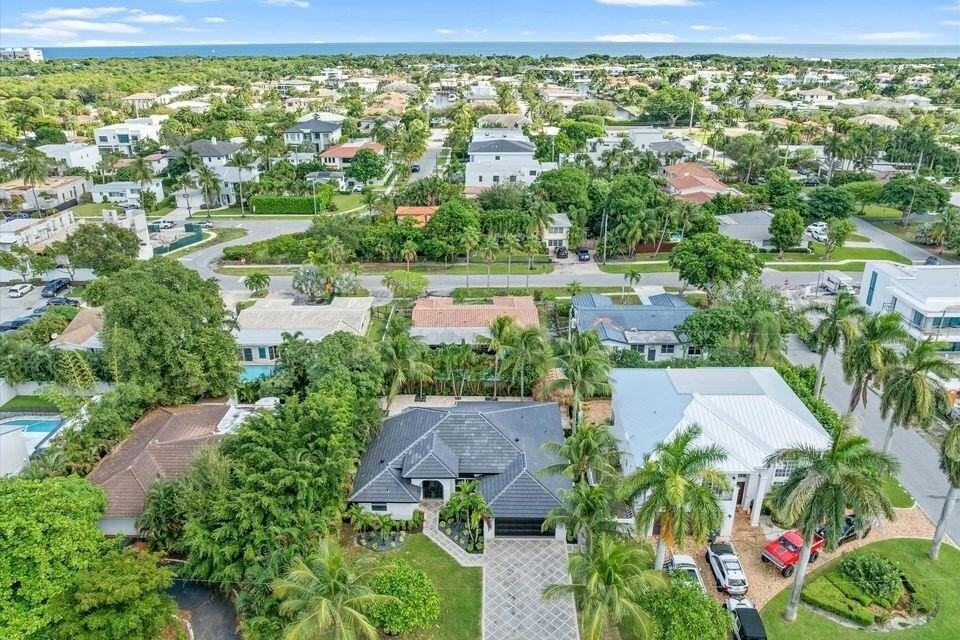 1132 Northeast 3rd Avenue - Photo 2 of 25