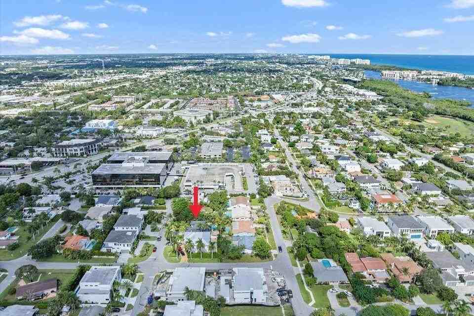 1132 Northeast 3rd Avenue - Photo 6 of 25