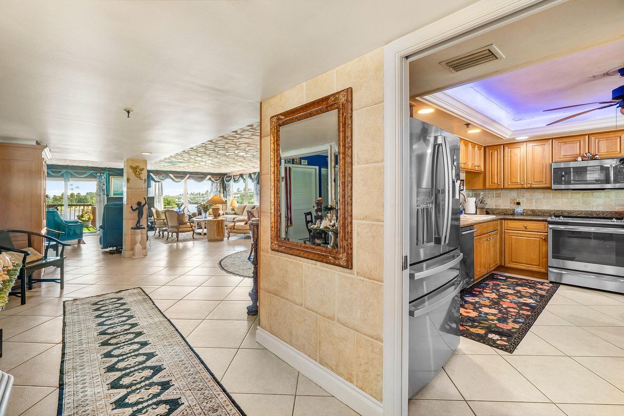 374 Golfview Road #205 - Photo 3 of 35