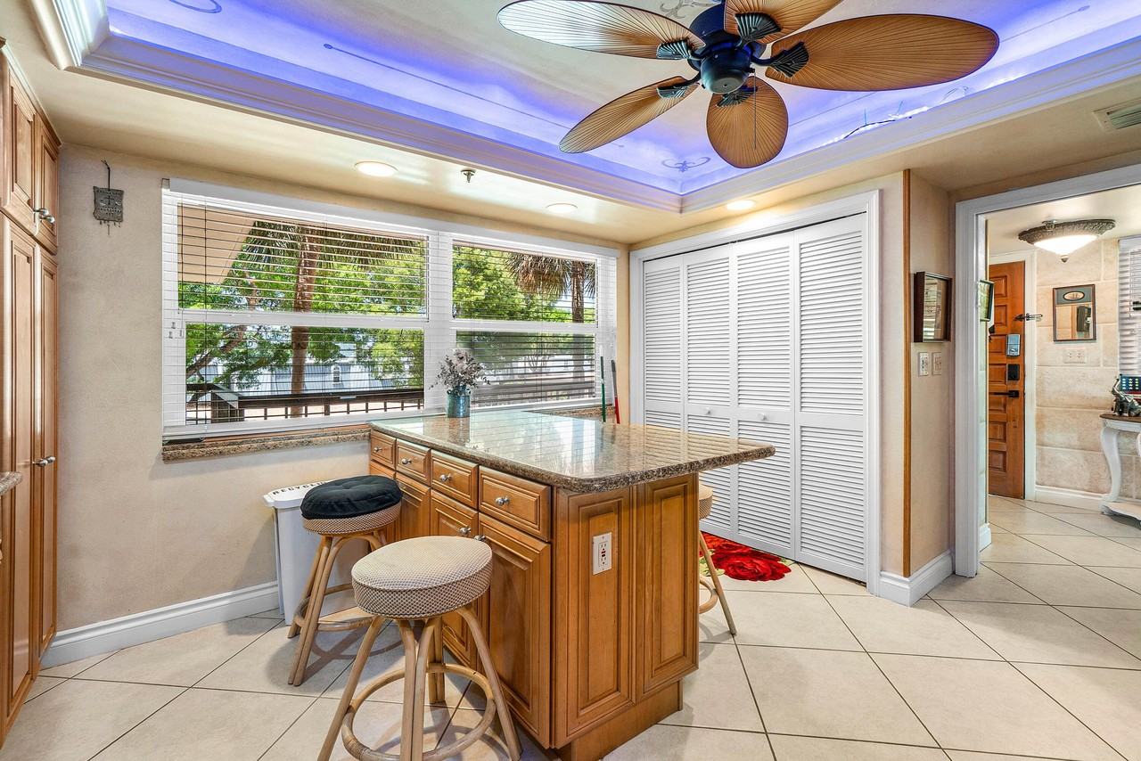 374 Golfview Road #205 - Photo 4 of 35