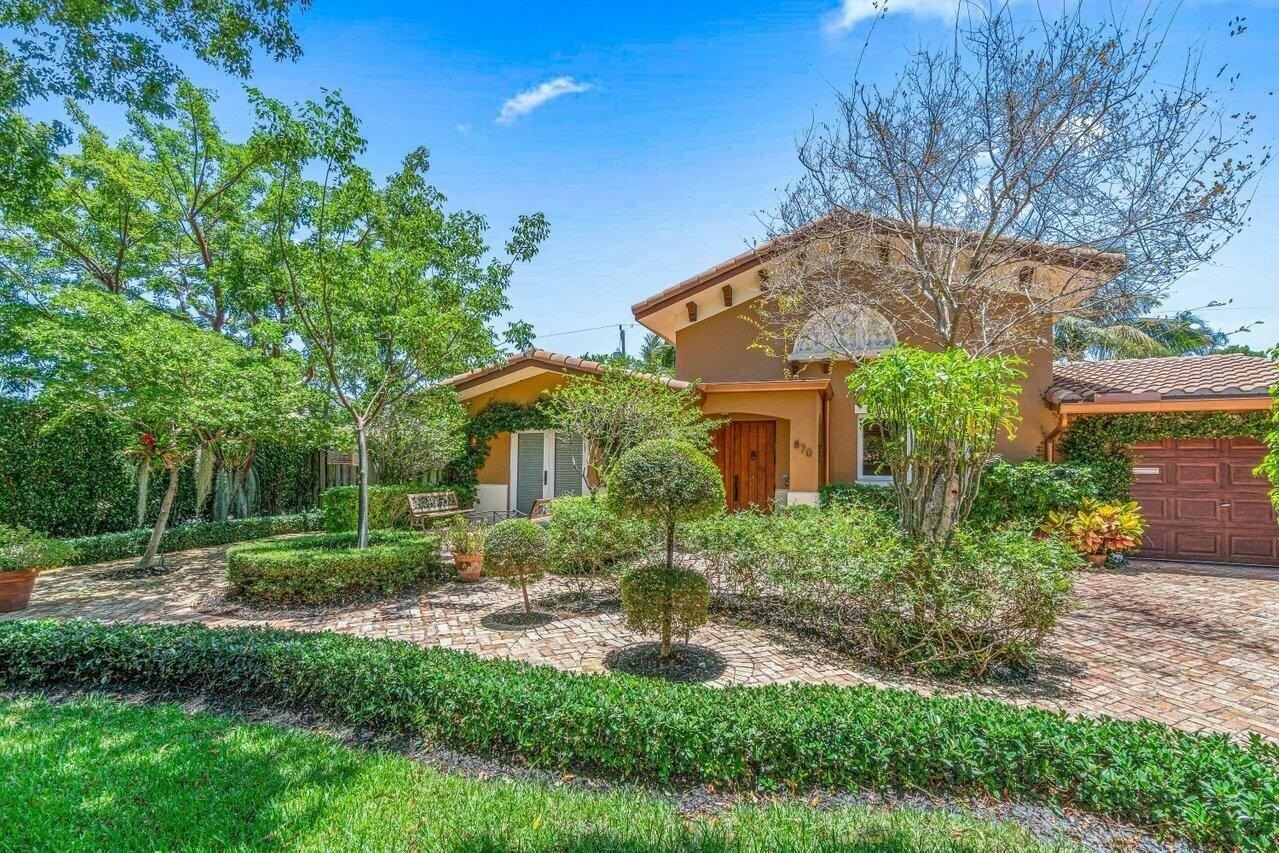 870 Northwest 7th Street - Photo 2 of 37