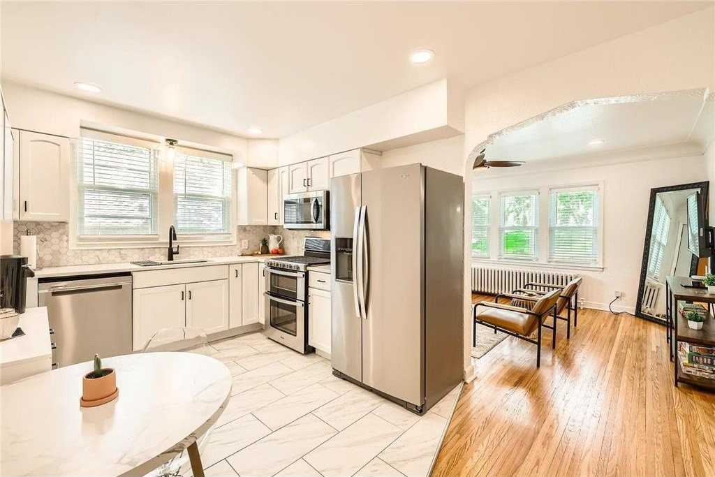 3805 France Avenue South #2 - Photo 5 of 34