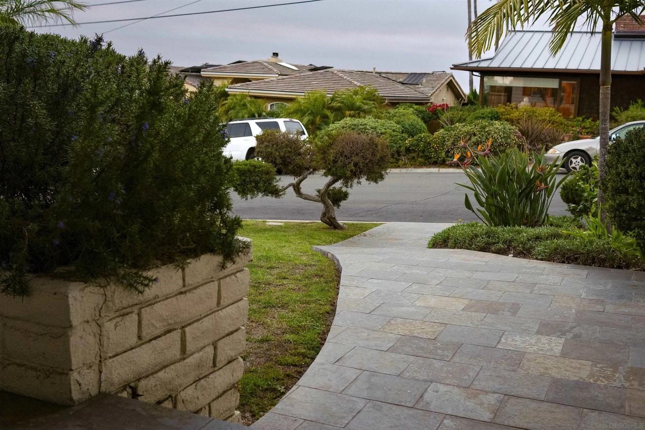 5531 Ladybird Ln - Photo 3 of 46