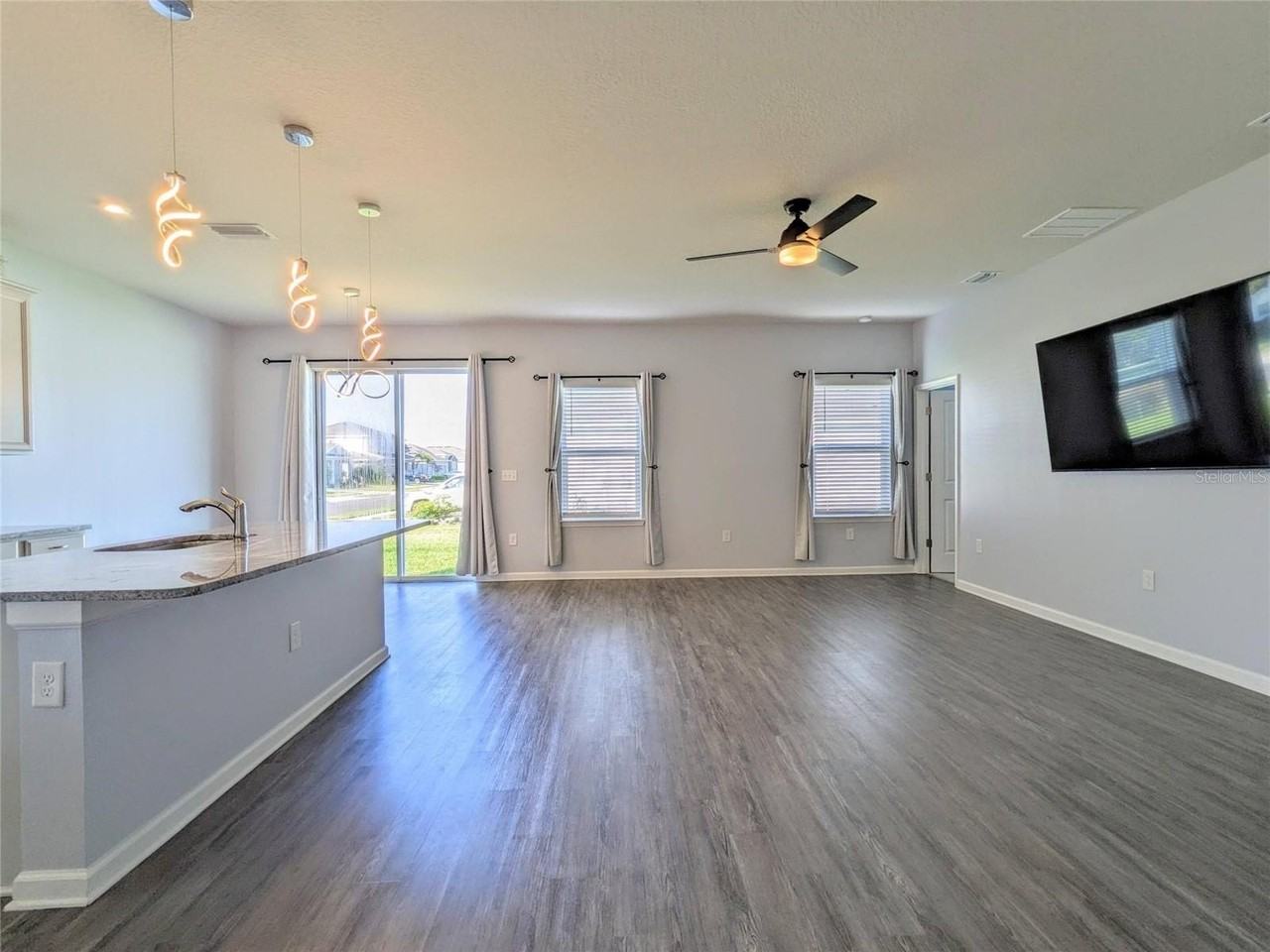 6205 114th Ave E - Photo 3 of 33