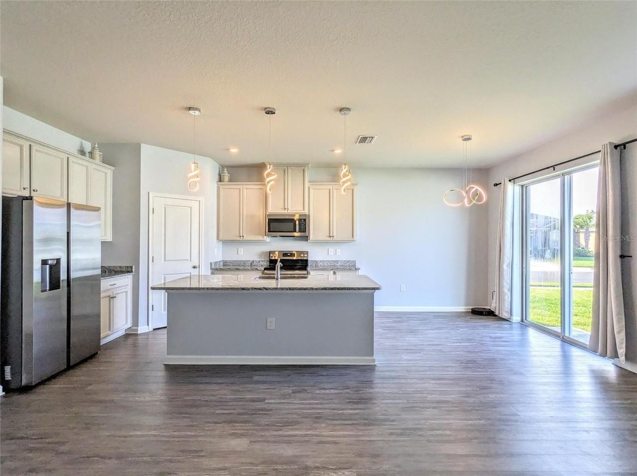 6205 114th Ave E - Photo 4 of 33