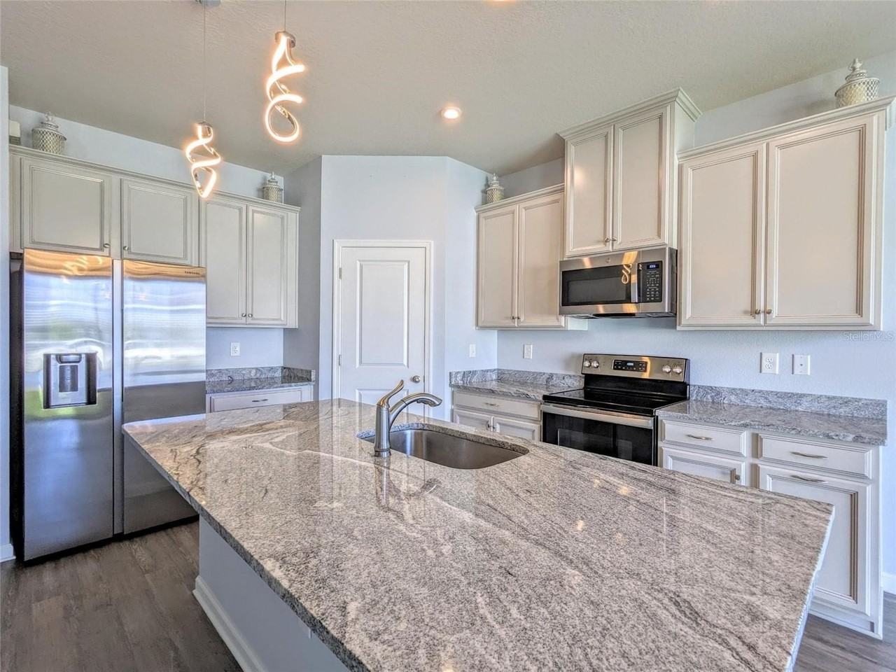 6205 114th Ave E - Photo 5 of 33