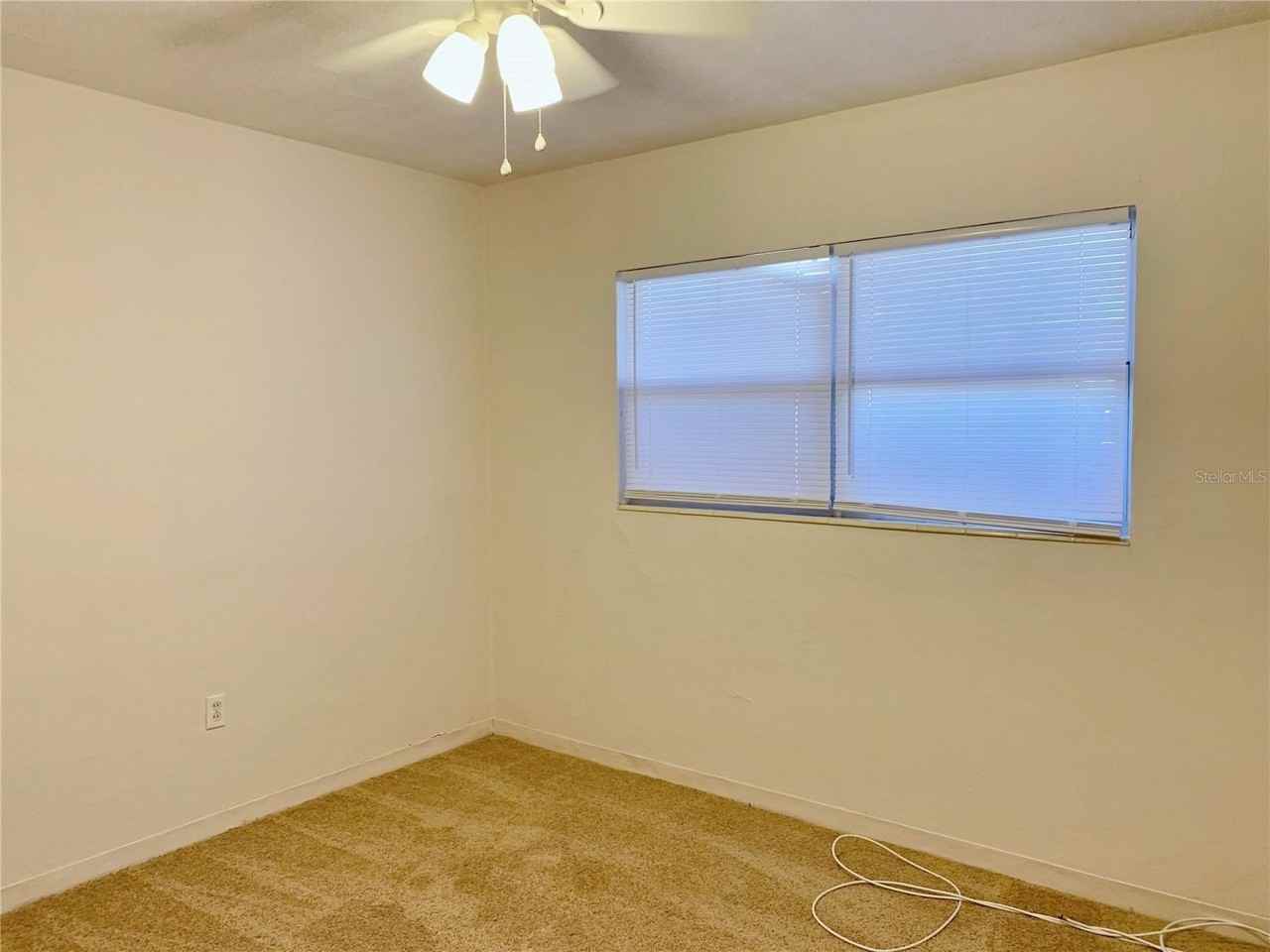 5957 Beneva Rd - Photo 5 of 9