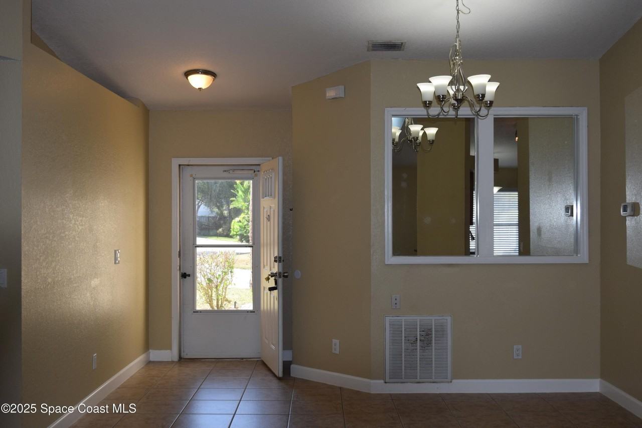 719 Samuel Chase Lane - Photo 5 of 28