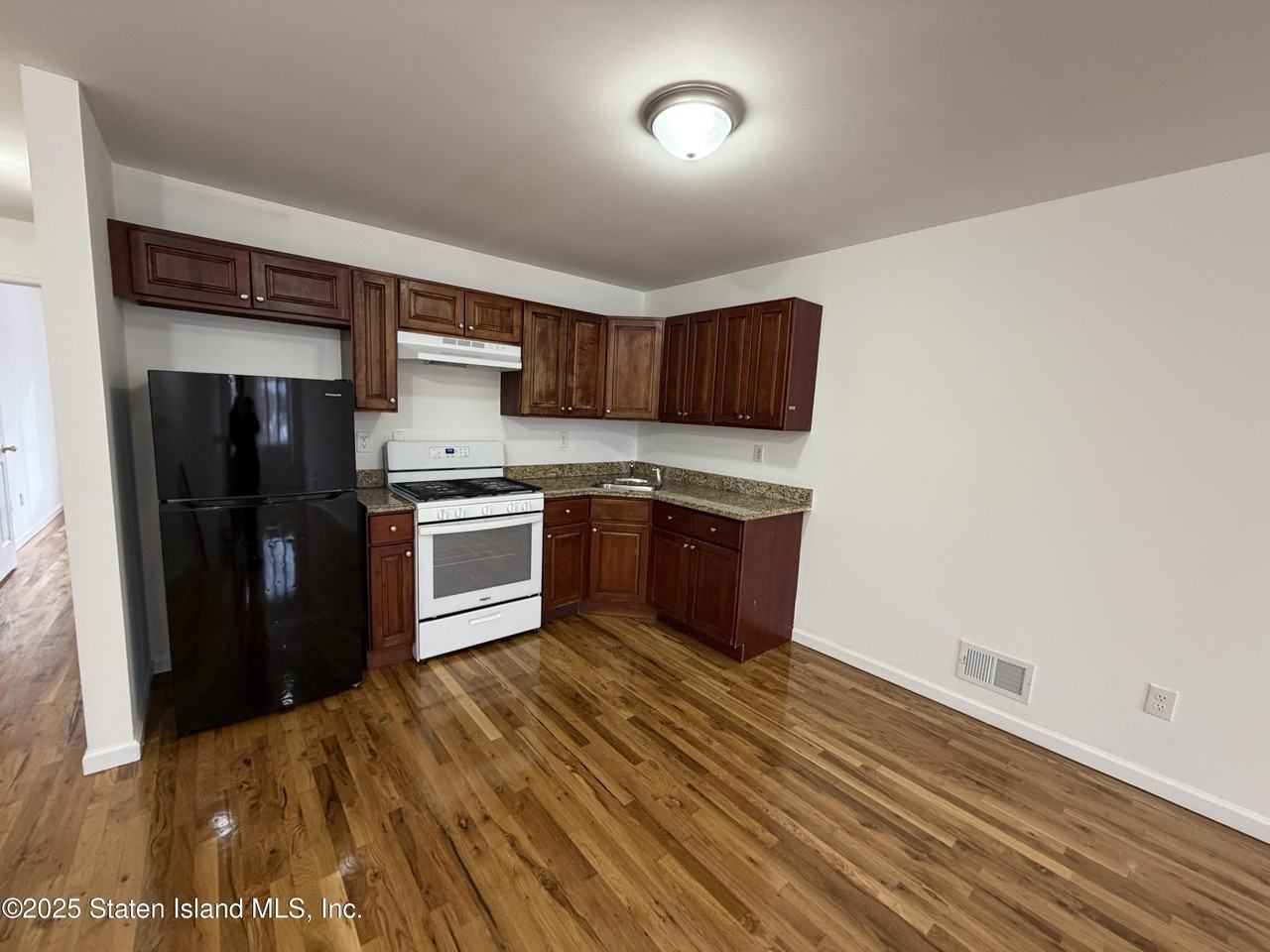 77 Wainwright Avenue #2 - Photo 3 of 7