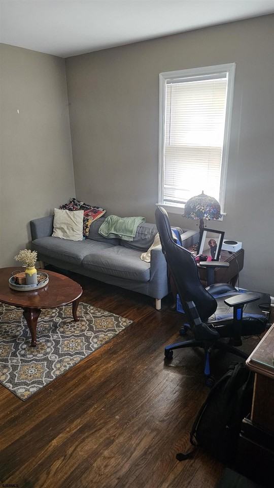 130 Wilmer St - Photo 4 of 33