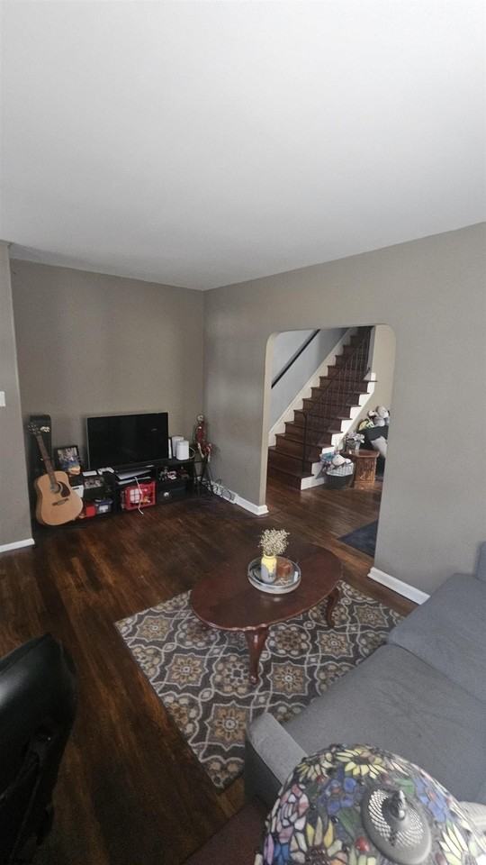 130 Wilmer St - Photo 5 of 33