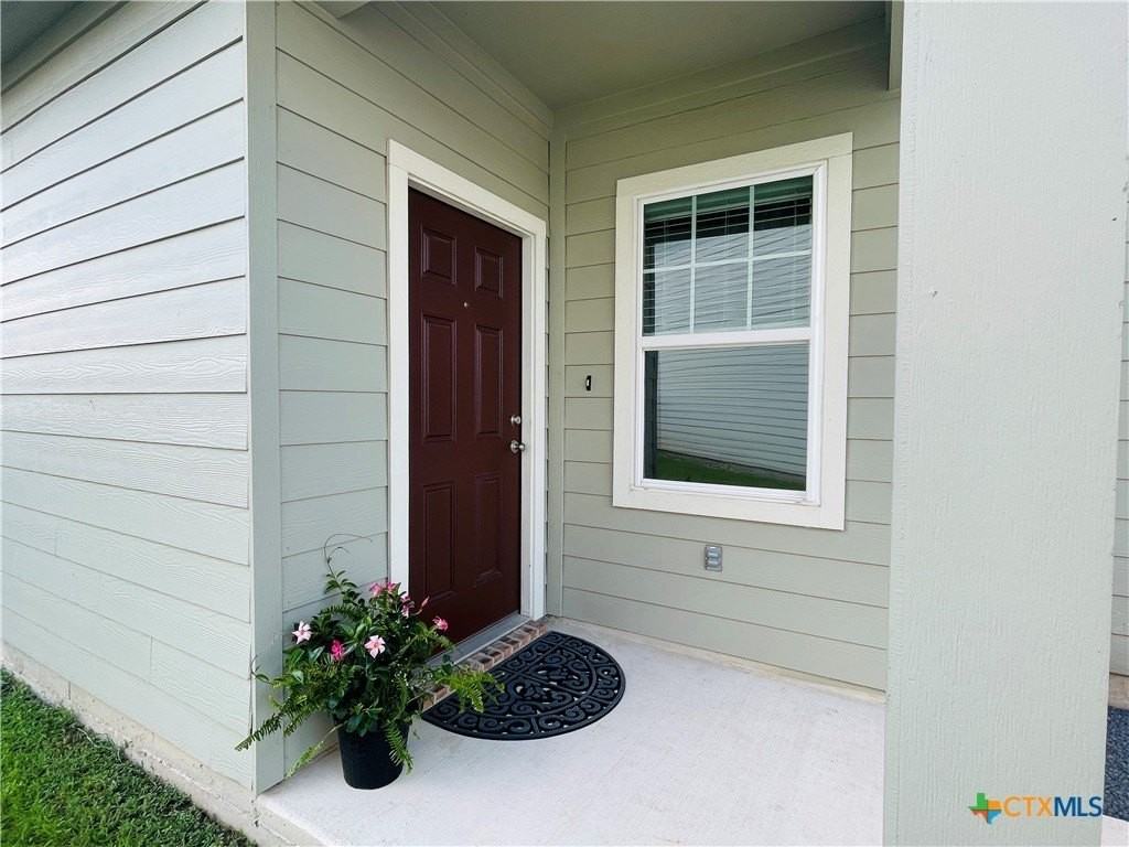 532 Peony Court - Photo 3 of 19