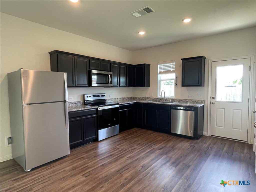 532 Peony Court - Photo 4 of 19