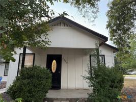 featured image of 2320 Woodland Drive