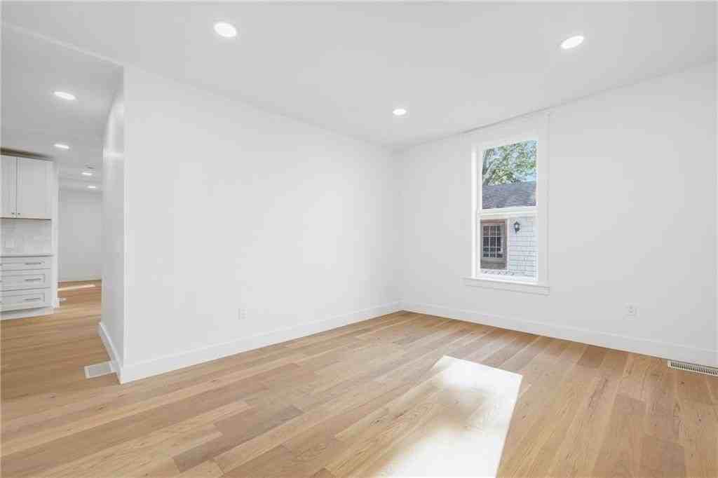 7 Sheffield Avenue #A - Photo 6 of 22