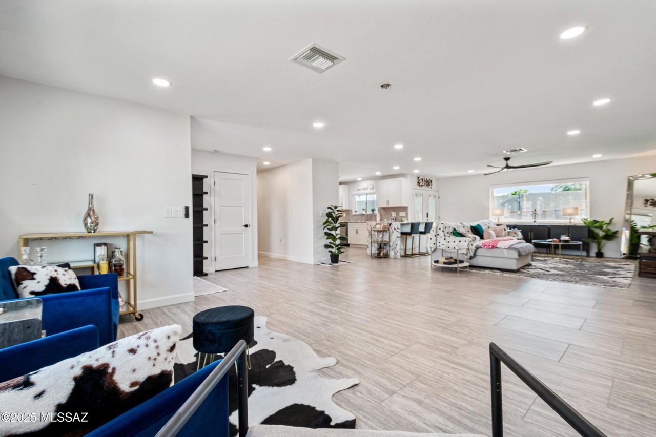 3454 East Calle Del Prado - Photo 5 of 24