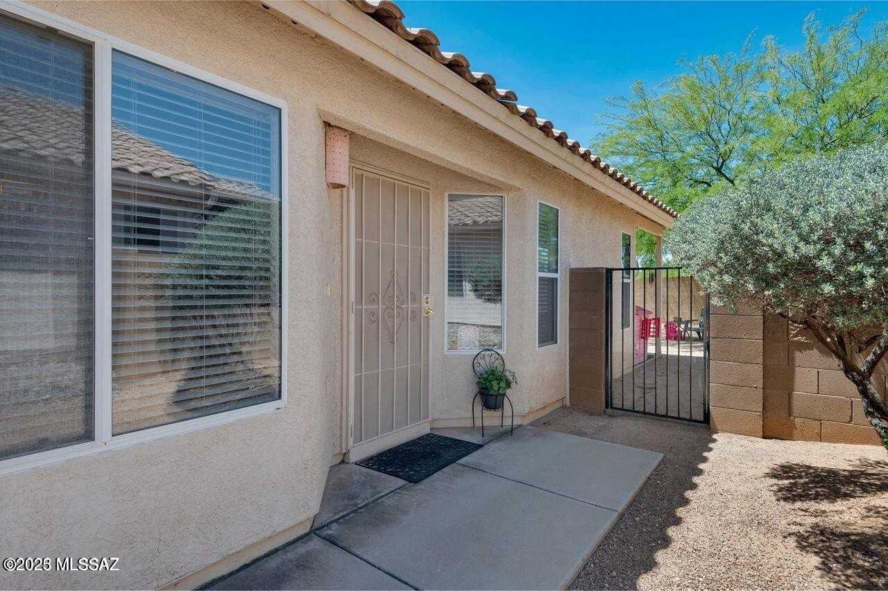 9091 North Ironwood Bluffs Lane - Photo 2 of 30