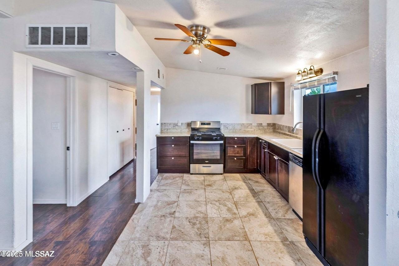 615 West 5th Avenue - Photo 6 of 23