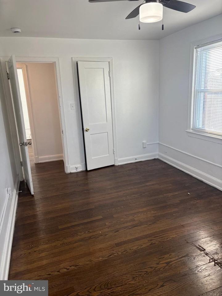 2425 E Street Northeast - Photo 7 of 11