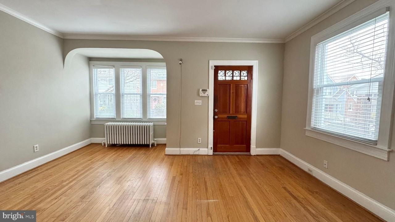 612 Quintana Place Northwest - Photo 3 of 30