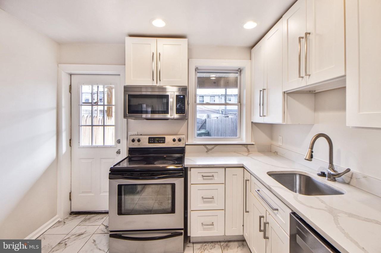 1165 Cleveland Street - Photo 7 of 24