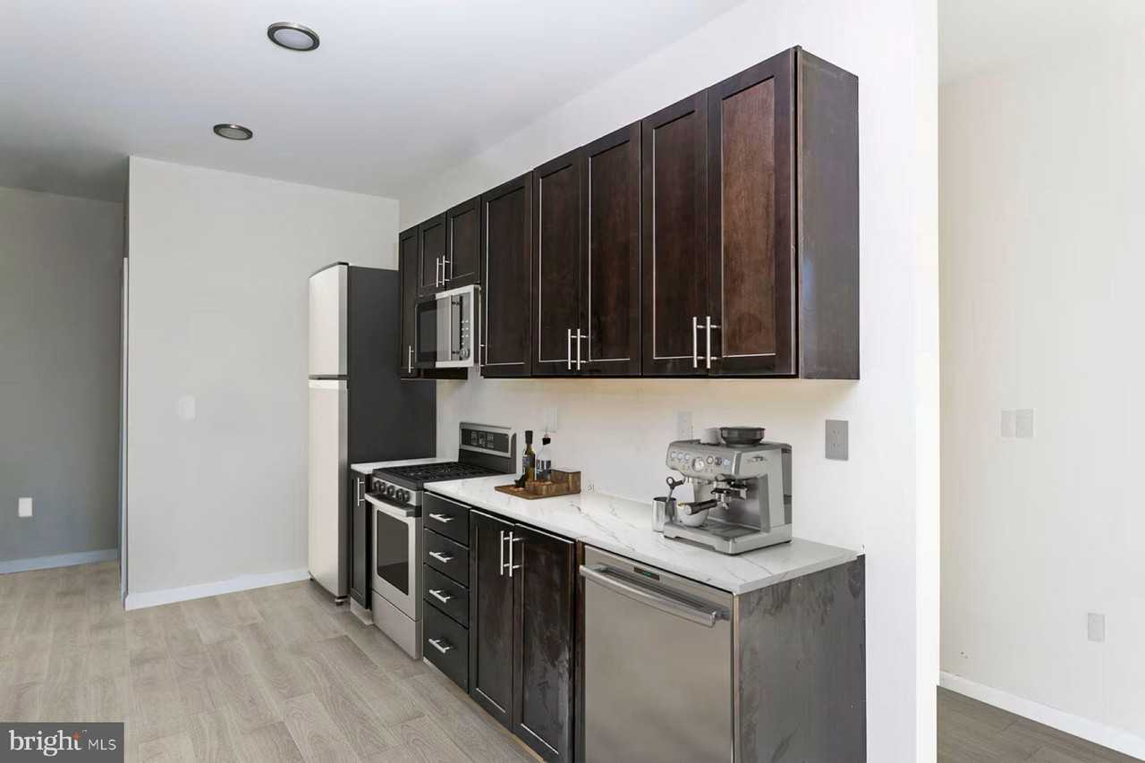 4907 Hamilton Ave Unit B #B - Photo 3 of 13