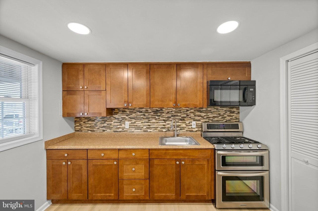 817 5th Avenue - Photo 4 of 29