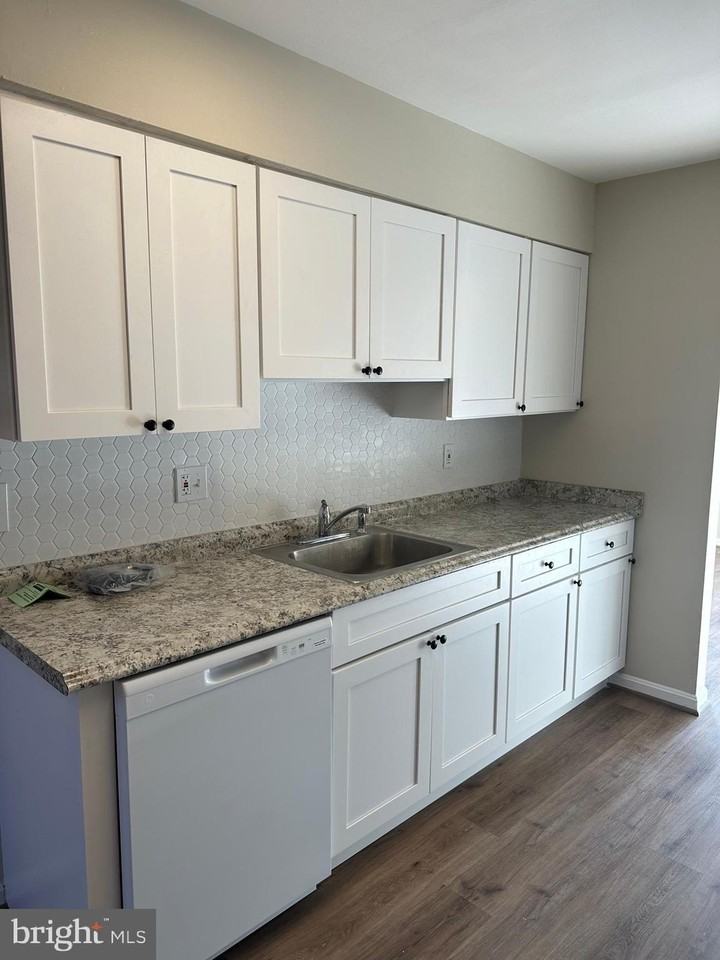 9637 Axehead Court - Photo 4 of 10