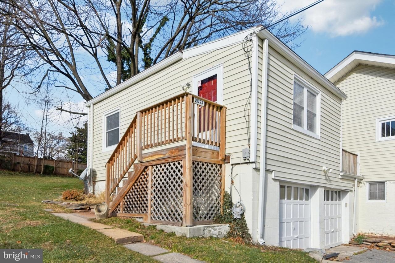 209 Locust Avenue #A