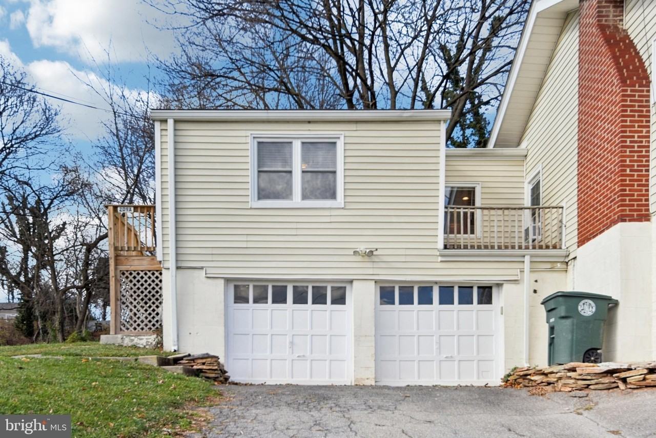 209 Locust Avenue #A - Photo 2 of 21