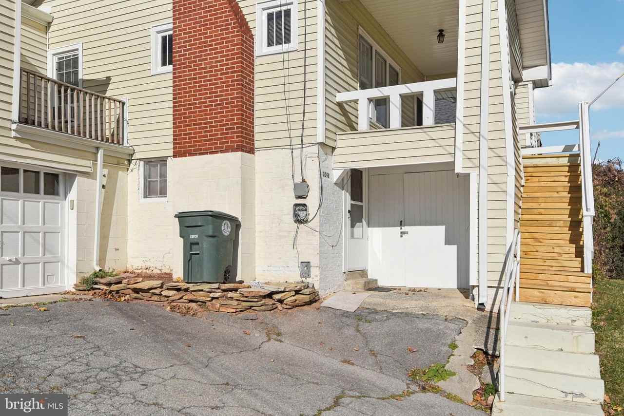 209 Locust Avenue #B - Photo 3 of 14