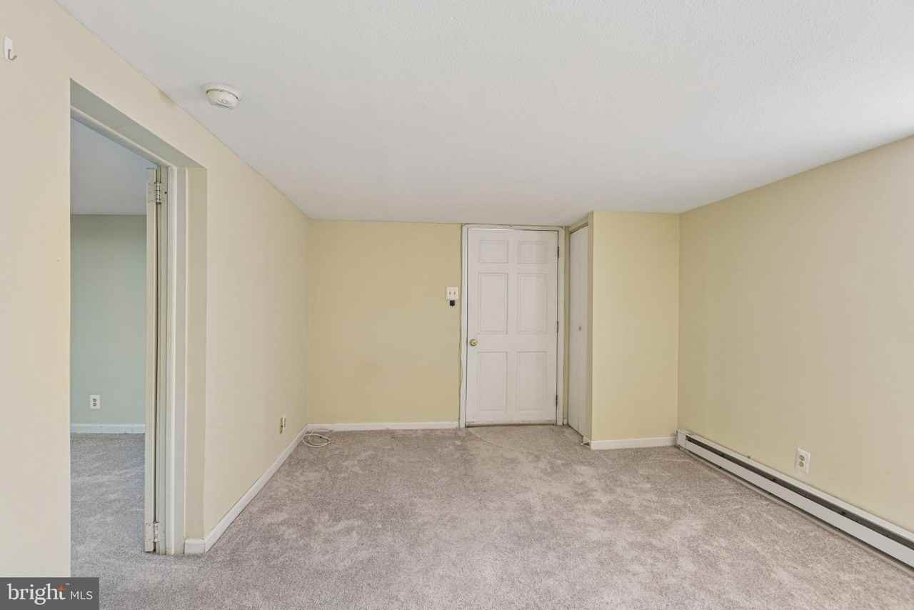 209 Locust Avenue #B - Photo 6 of 14