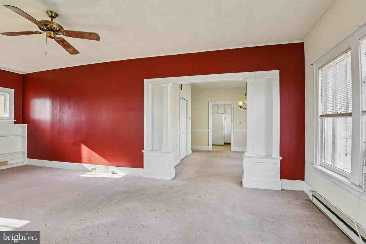 209 Locust Avenue #C - Photo 4 of 34