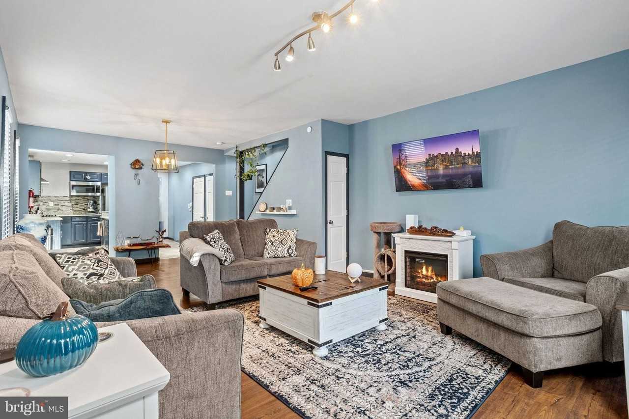 65 Pine Street - Photo 4 of 32