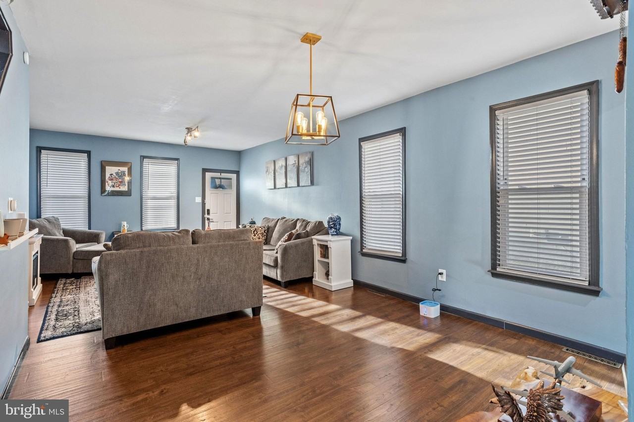 65 Pine Street - Photo 7 of 32