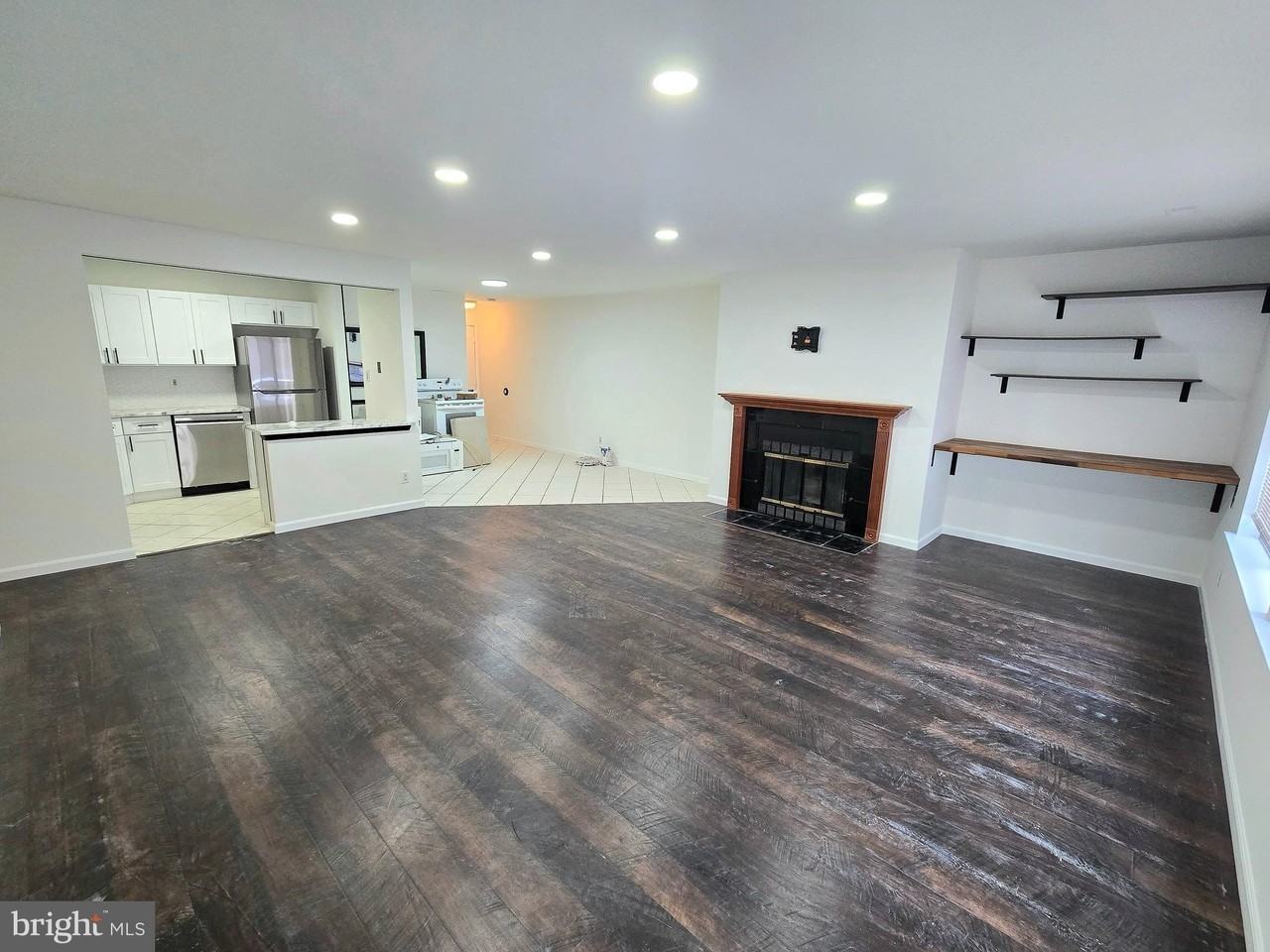 1951 The Woods Ii - Photo 2 of 12