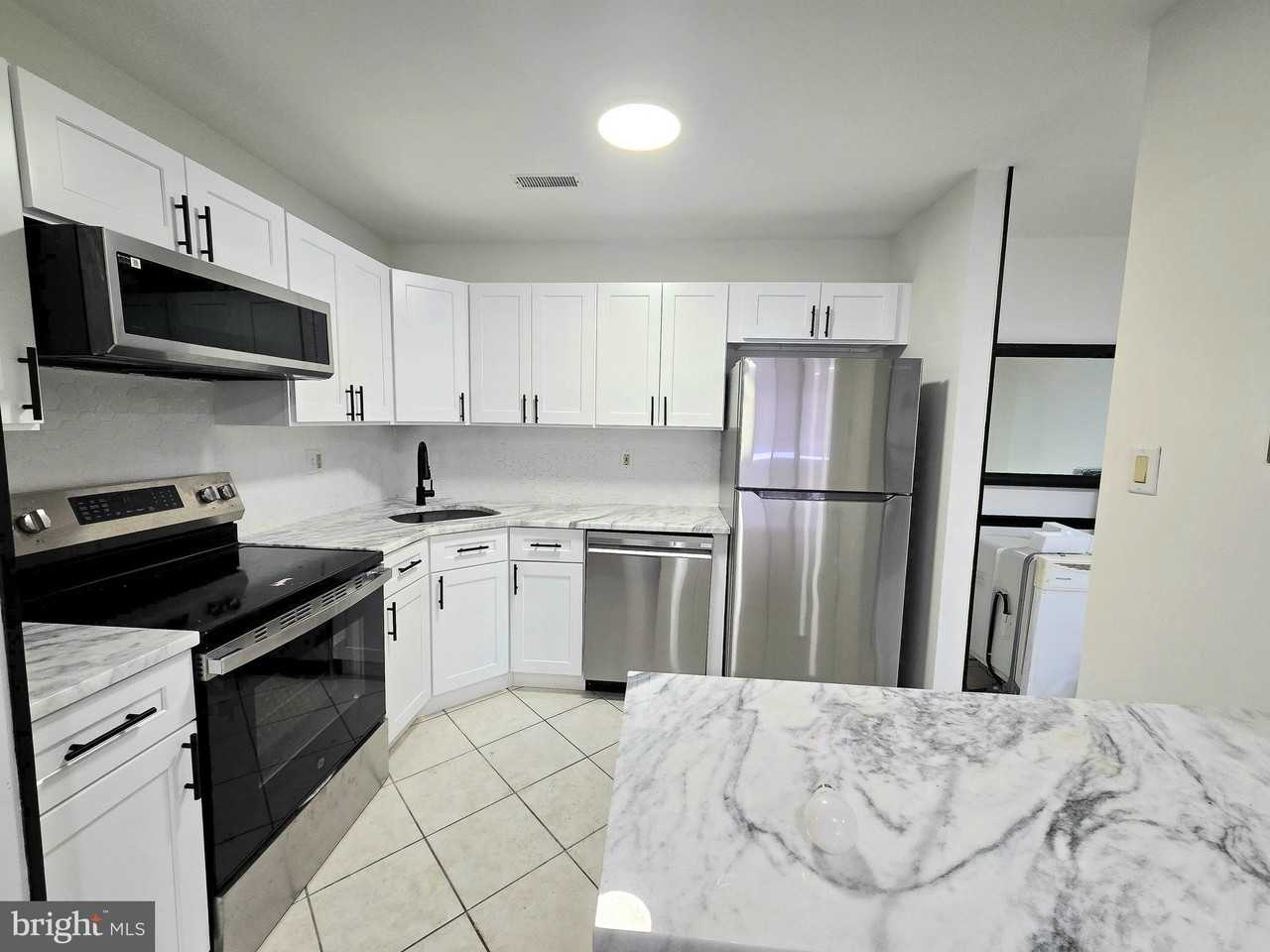 1951 The Woods Ii - Photo 3 of 12