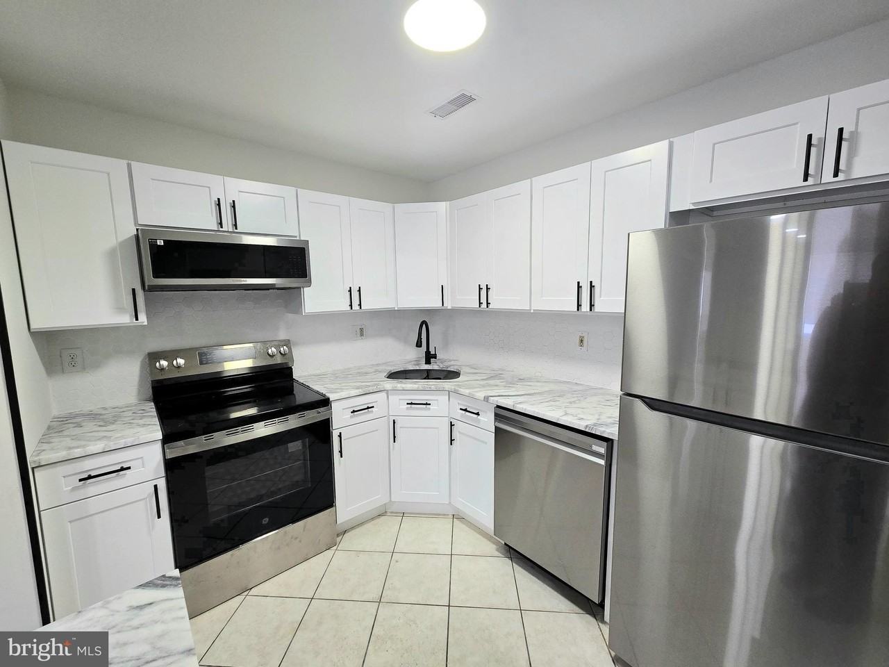 1951 The Woods Ii - Photo 4 of 12