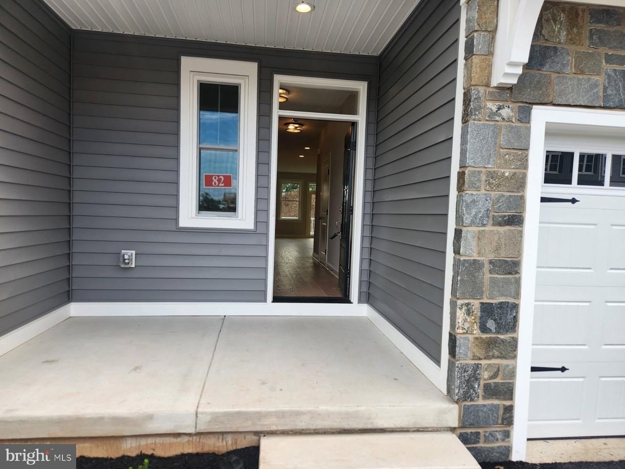 328 Foxtail Lane - Photo 3 of 33