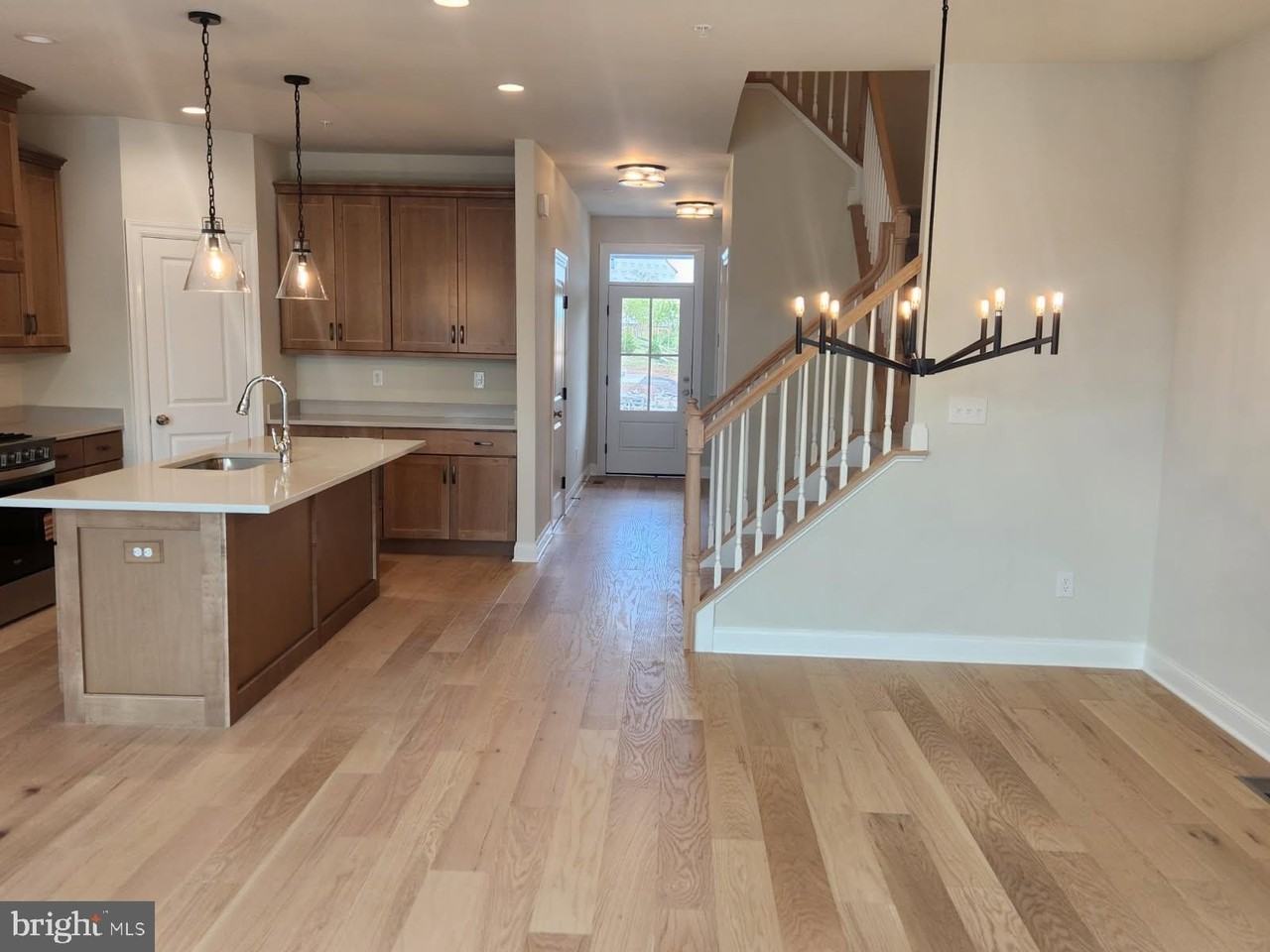 328 Foxtail Lane - Photo 5 of 33