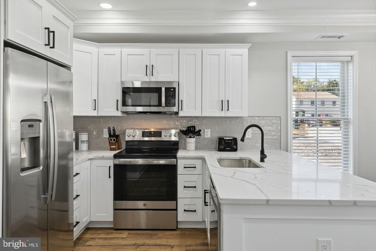 36 Evergreen Lane - Photo 5 of 28