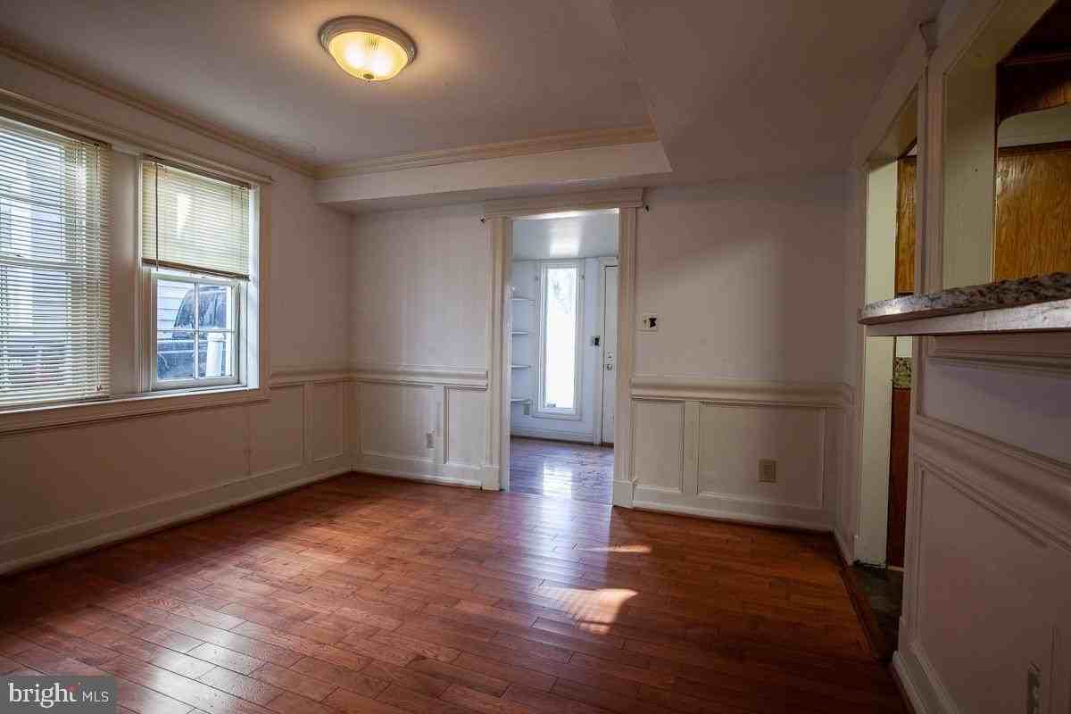 1405 Charles Street - Photo 4 of 16