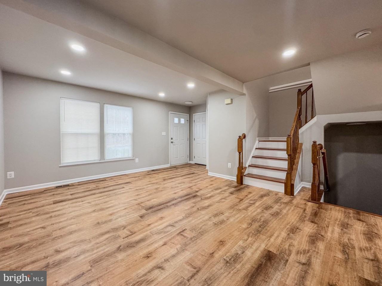 6337 Littlefield Ct - Photo 4 of 26